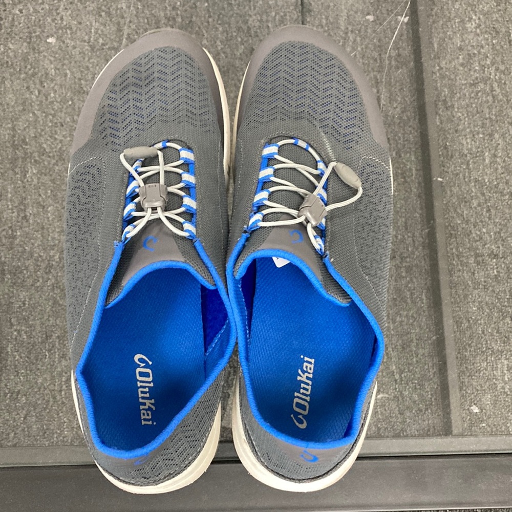 Olukai Men’s size 11 sneakers gently worn